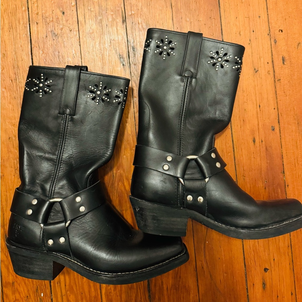Frye leather boots in excellent condition